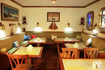 Global Sailing 酒店