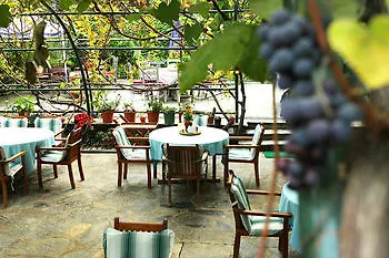 Global Sailing Szálloda *